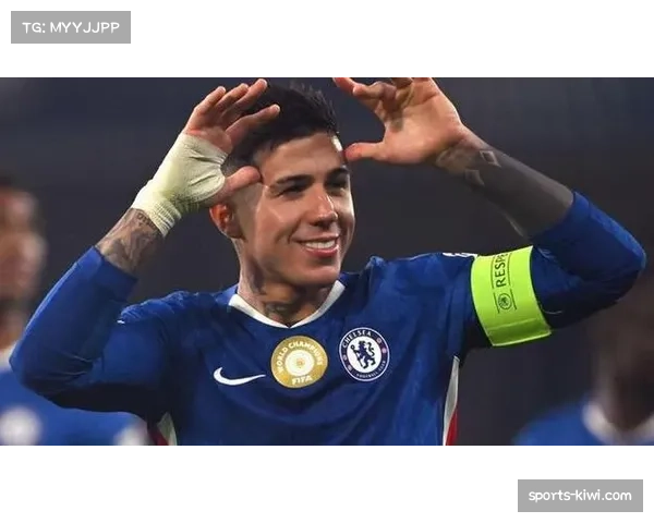 切尔西中场恩佐费尔南德斯组织调度能力突出